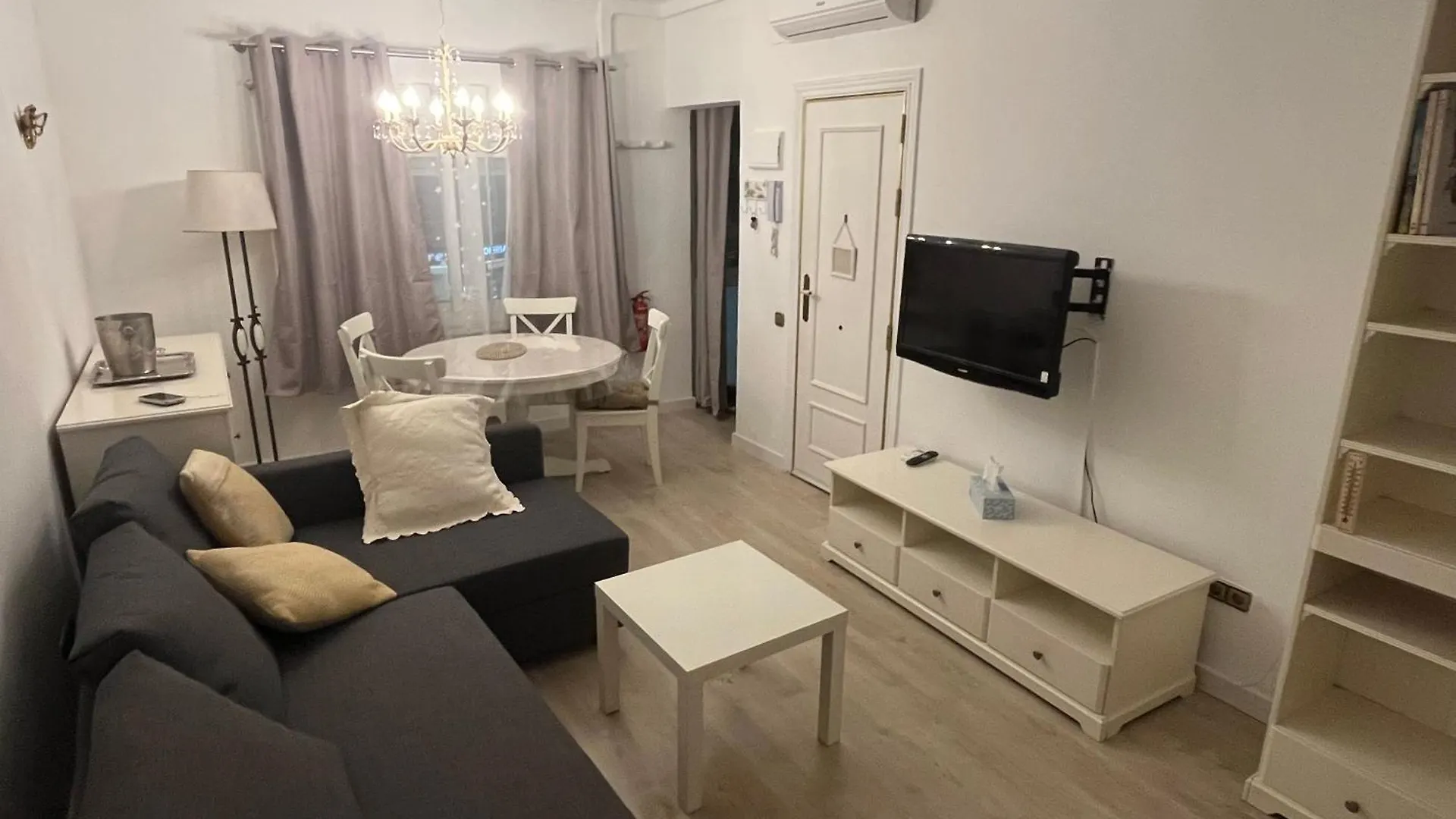 Appartement 20 Minutes Du Centre L'Hospitalet de Llobregat Apartment