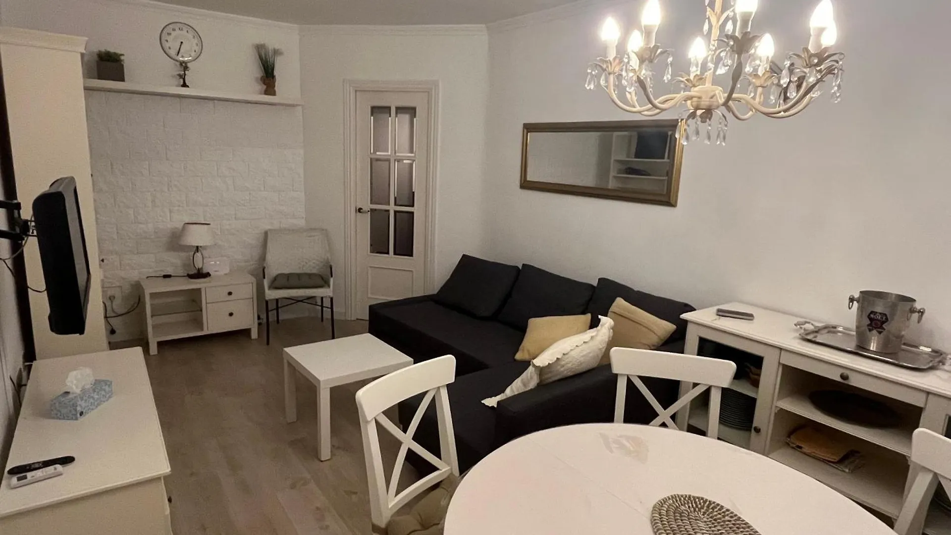 Apartment Appartement 20 Minutes Du Centre L'Hospitalet de Llobregat Spain